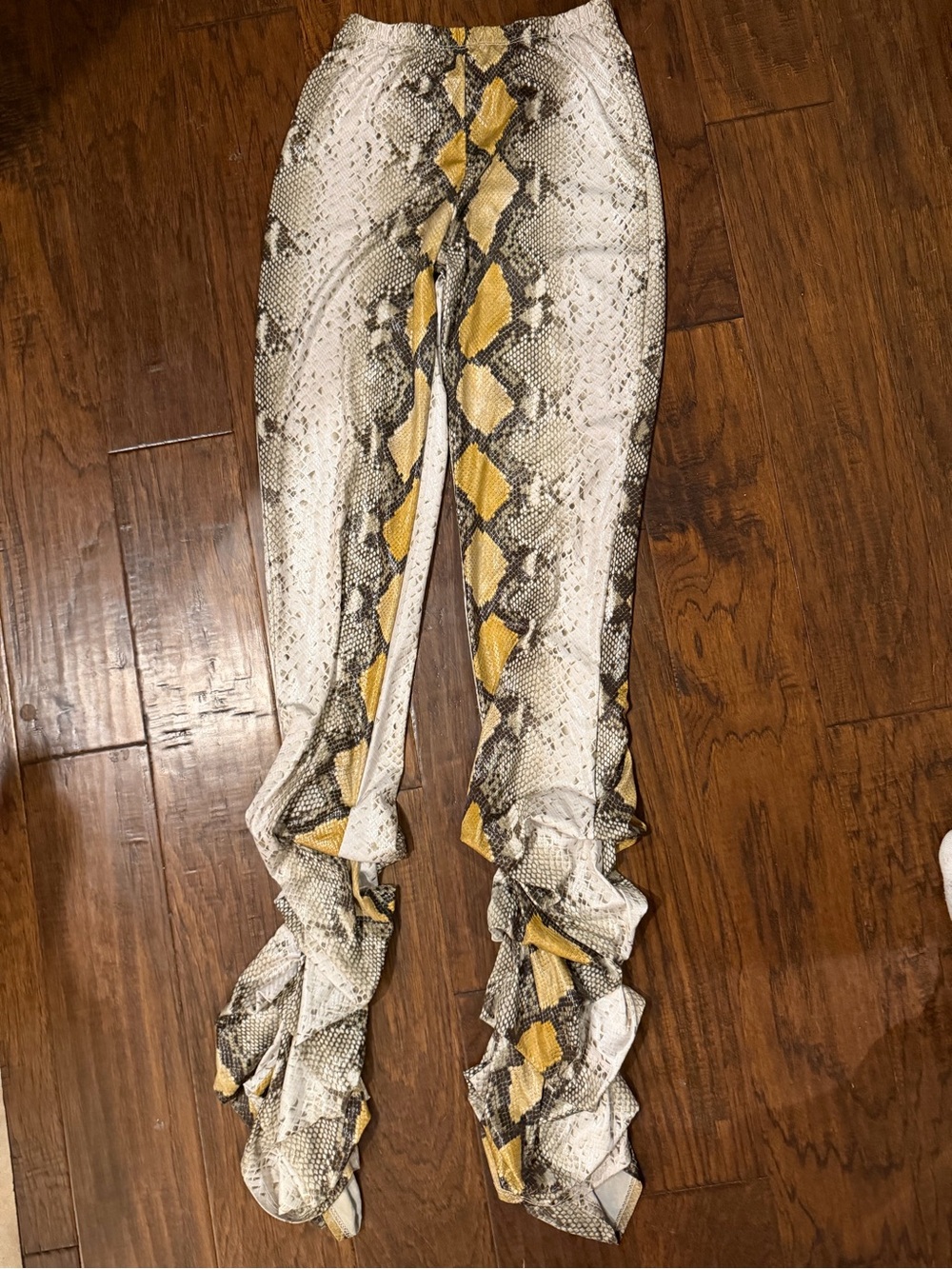 Snake-Print Ruched Leg Women’s Legging Snake Print. Touch Me Brand